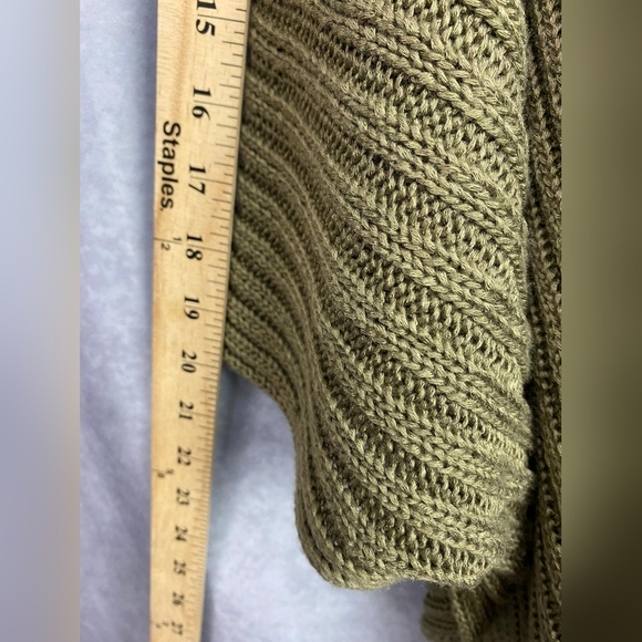 Chico’s Versatile Knit Basketweave Wrap w/Pull Through Feature Sand Color OS - Picture 7 of 9